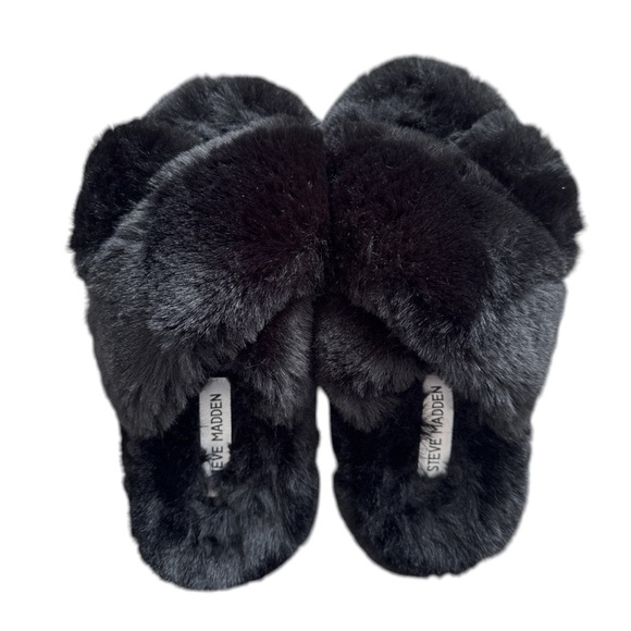 Steve Madden Black Faux Fur Slippers Size Small (5-6) - Picture 1 of 4